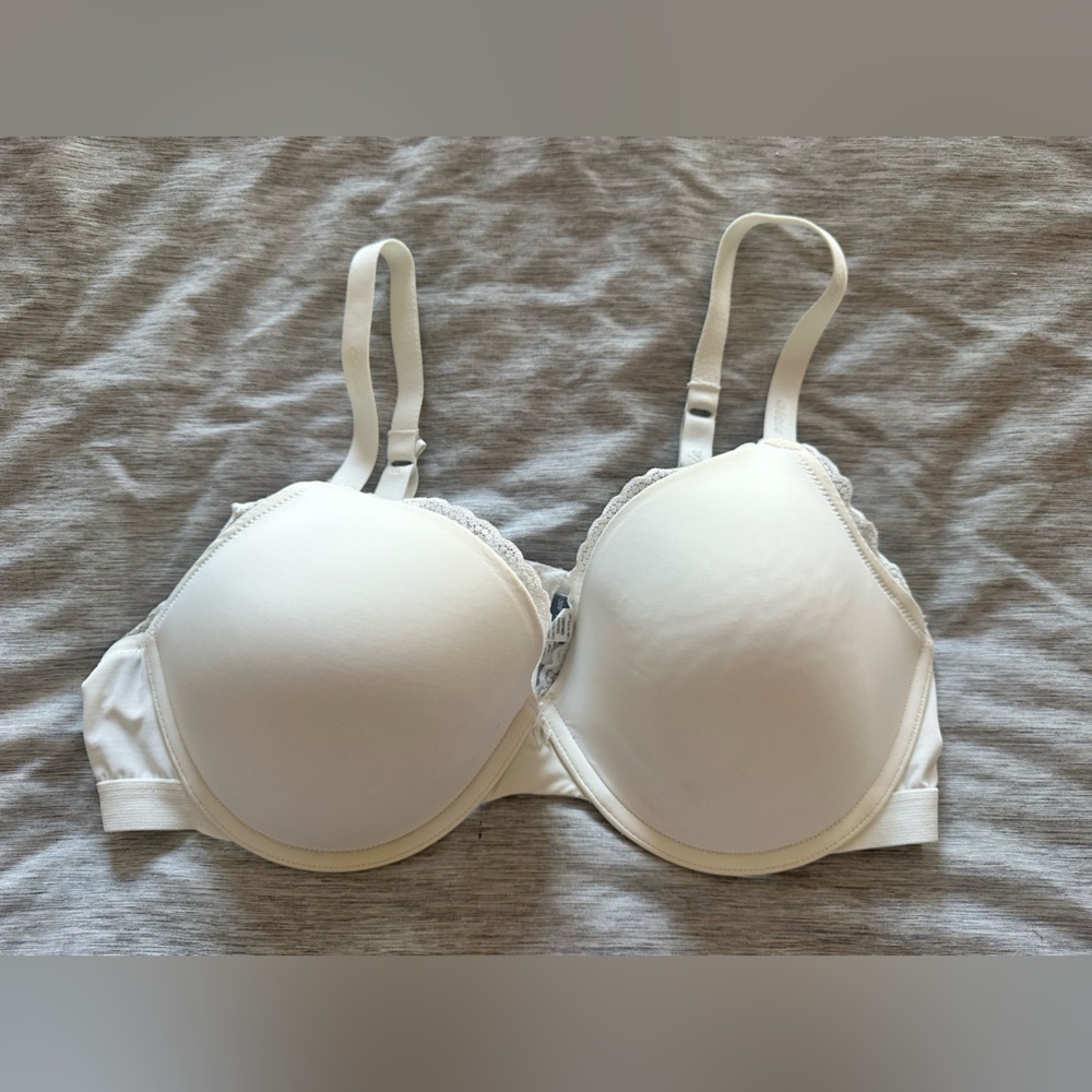 Aerie Classic White Bra with Lace Detail